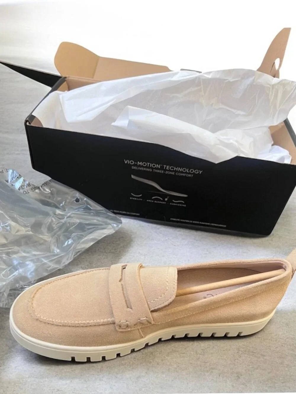 NWT Vionic women's uptown penny loafer sand suede size 9.5